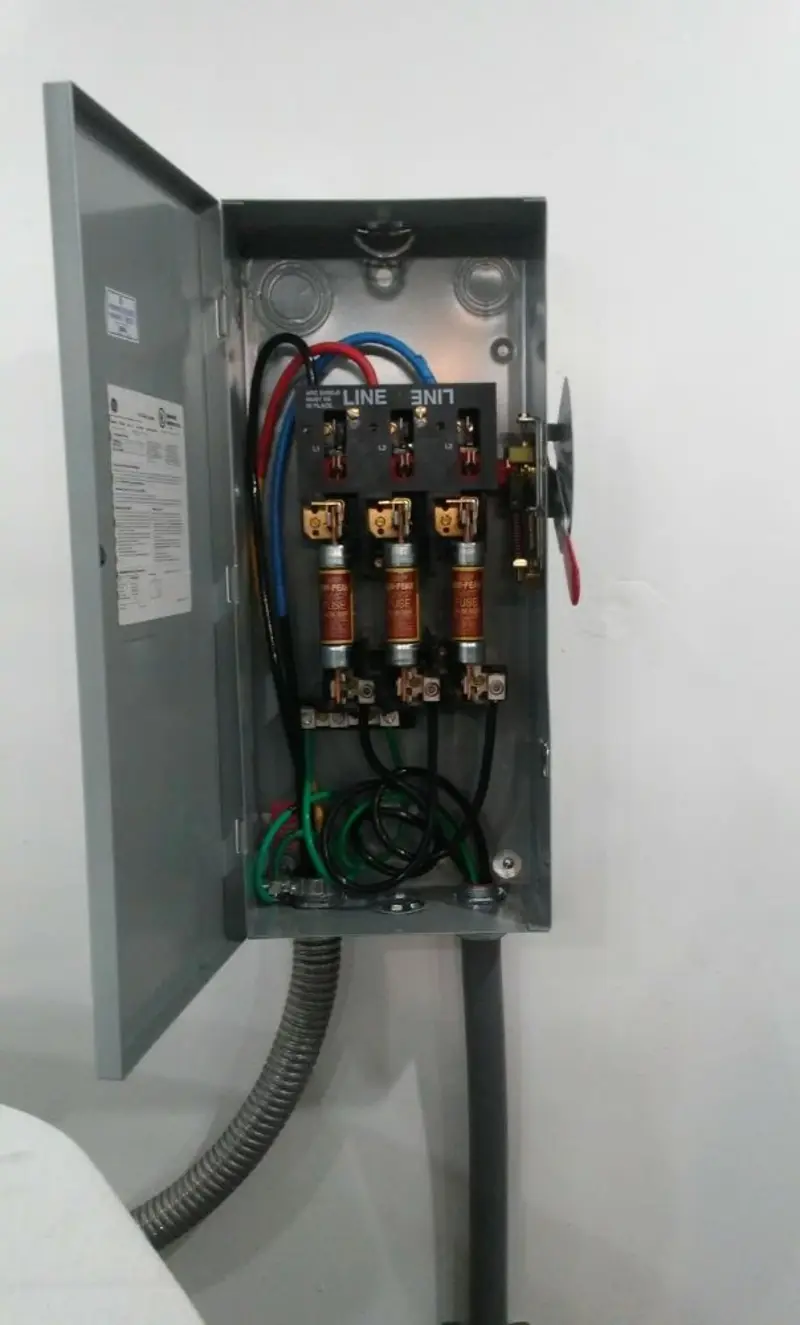 Three-phase disconnect switch installed for Electrical Wiring & Rewiring in Candler-McAfee